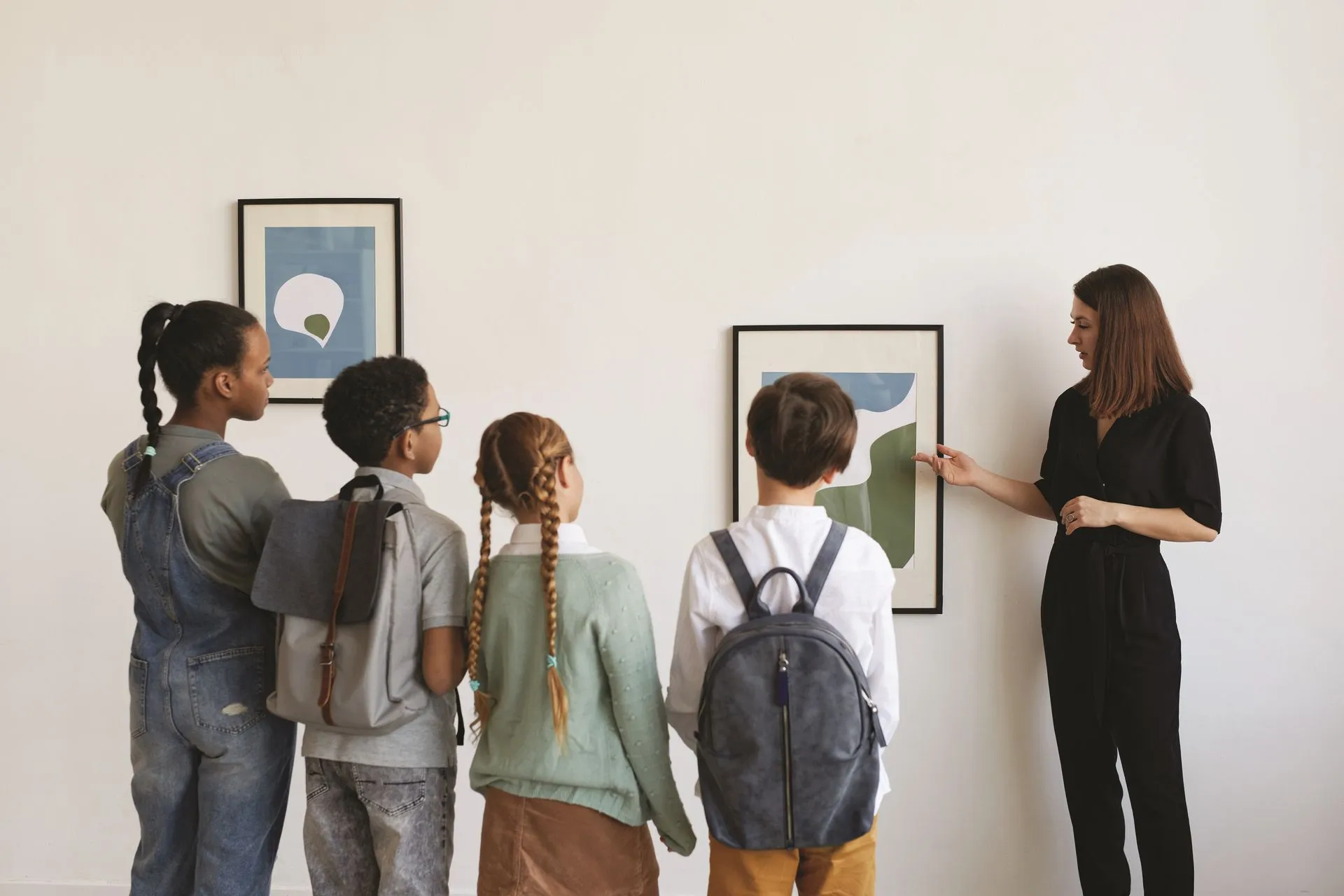 Children in art gallery